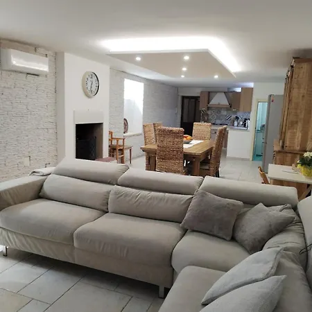 Tavernetta A Due Passi Da Gallipoli Тавьяно